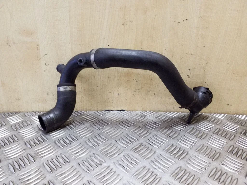 Engine coolant pipe/hose 3AA122101