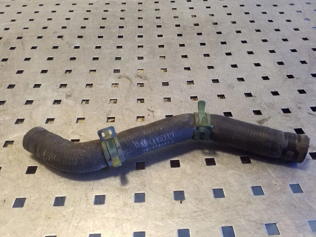 Engine coolant pipe/hose 701819437E