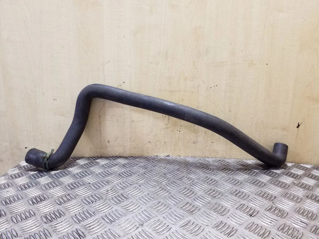Engine coolant pipe/hose 074121051E