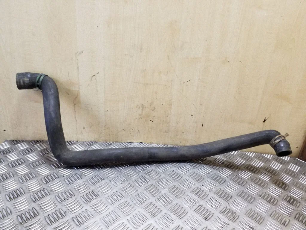Engine coolant pipe/hose 074121051E
