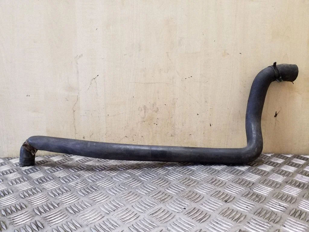 Engine coolant pipe/hose 074121051E