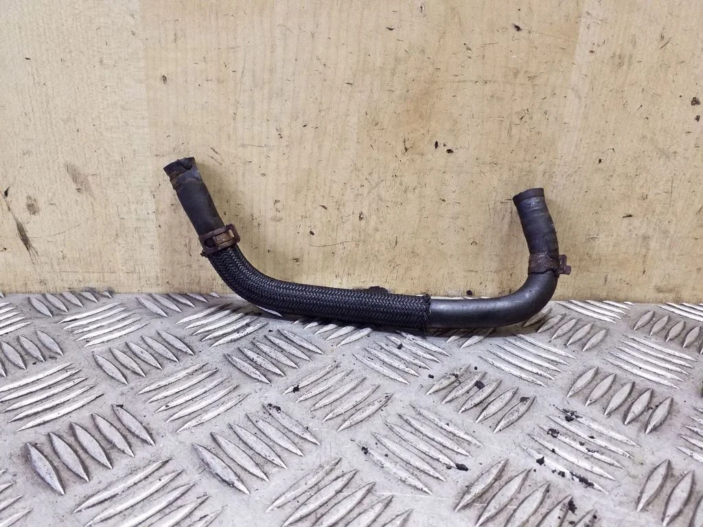Engine coolant pipe/hose