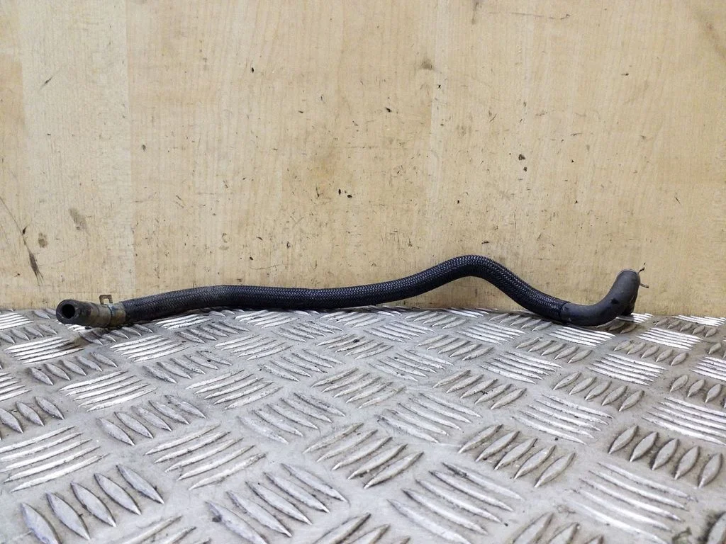 Engine coolant pipe/hose