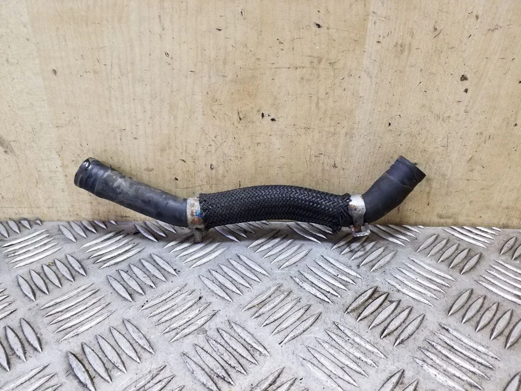 Engine coolant pipe/hose