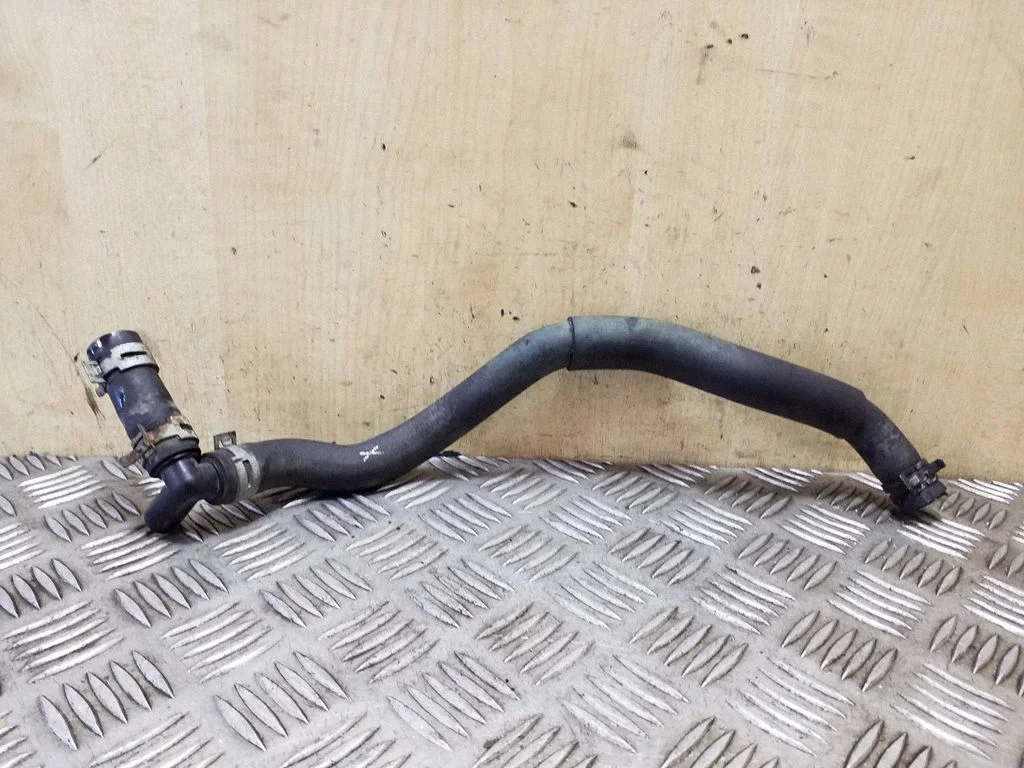 Engine coolant pipe/hose