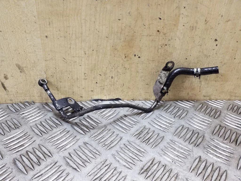 Engine coolant pipe/hose