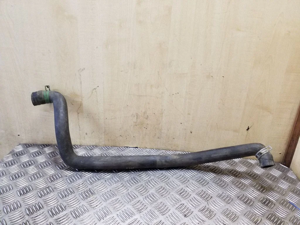 Engine coolant pipe/hose 074121051E