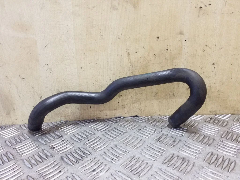 Engine coolant pipe/hose 64218383709