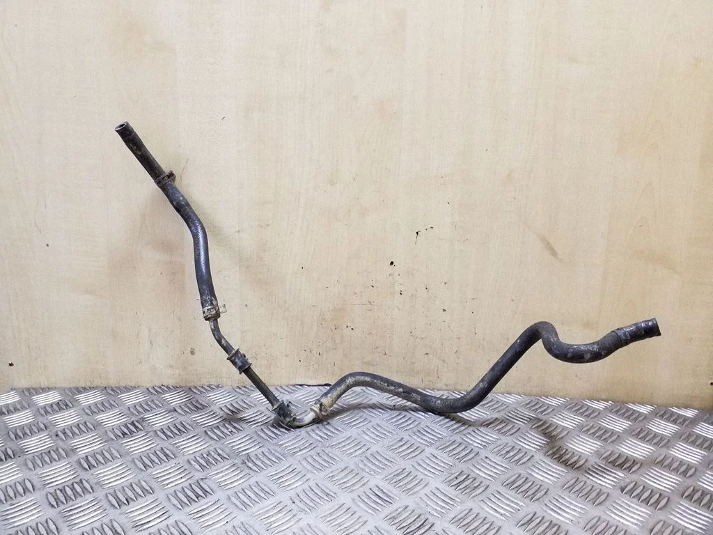 Engine coolant pipe/hose