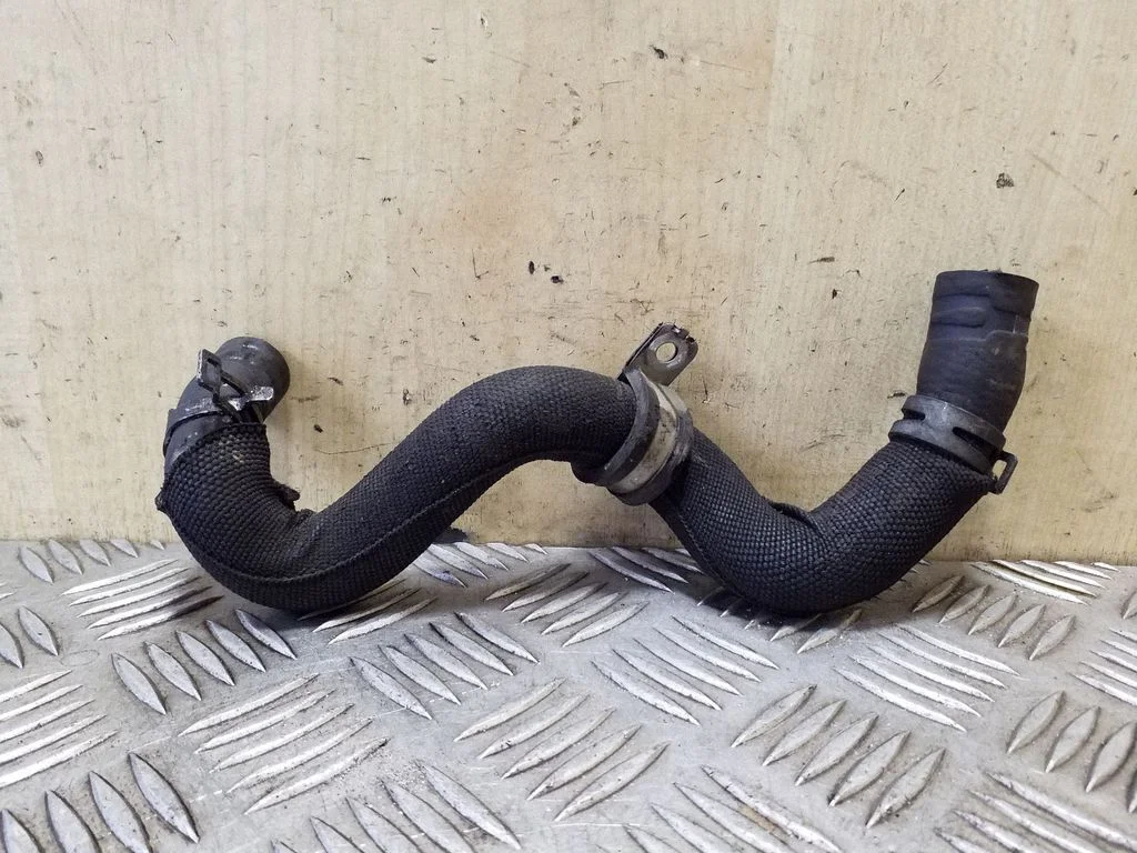 Engine coolant pipe/hose