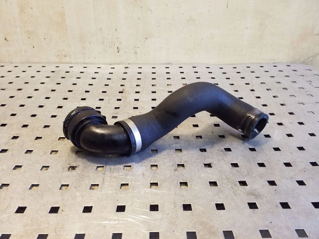 Engine coolant pipe/hose 4G0122101B