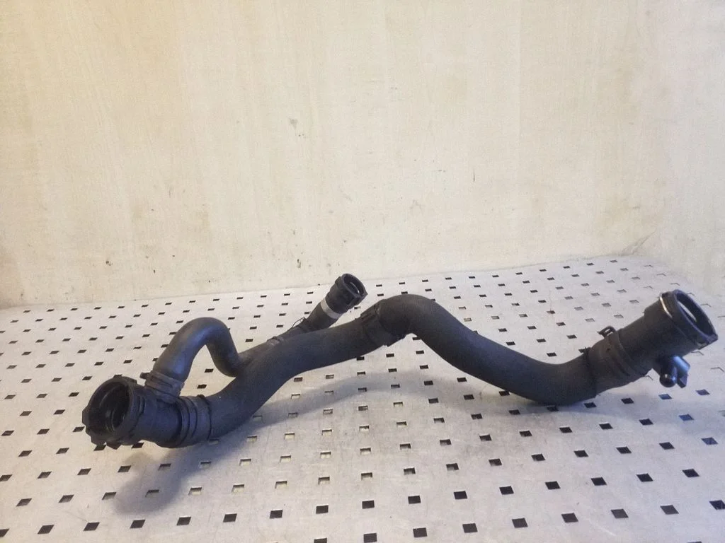 Engine coolant pipe/hose 8R0121049J