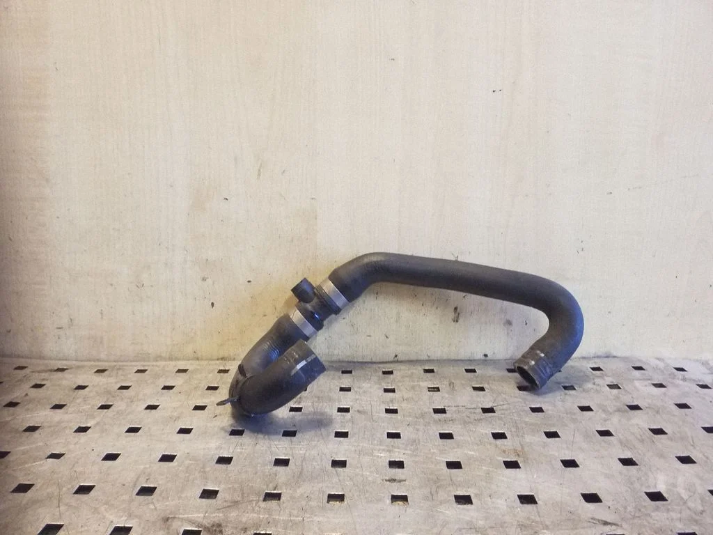 Engine coolant pipe/hose 64213428148