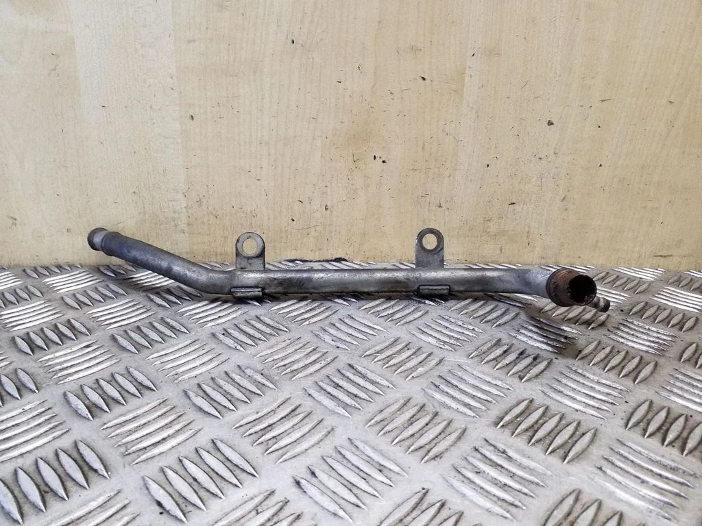 Engine coolant pipe/hose