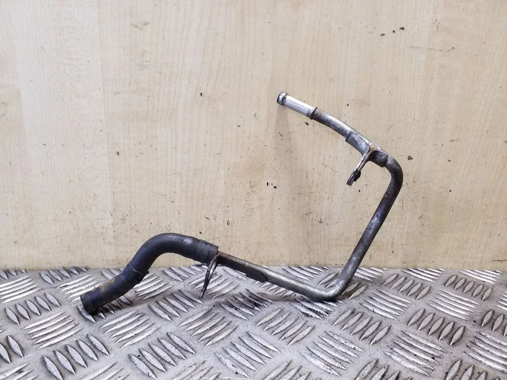 Engine coolant pipe/hose
