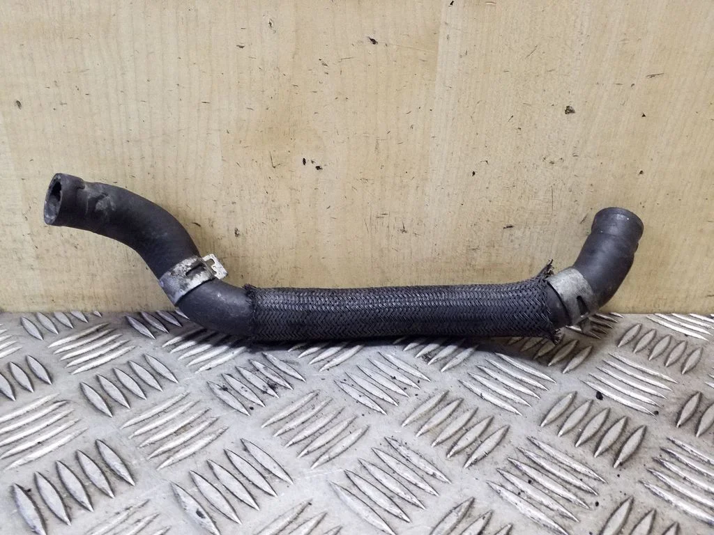 Engine coolant pipe/hose