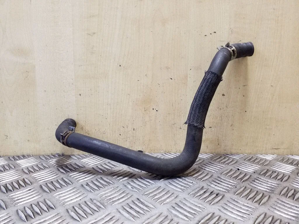 Engine coolant pipe/hose