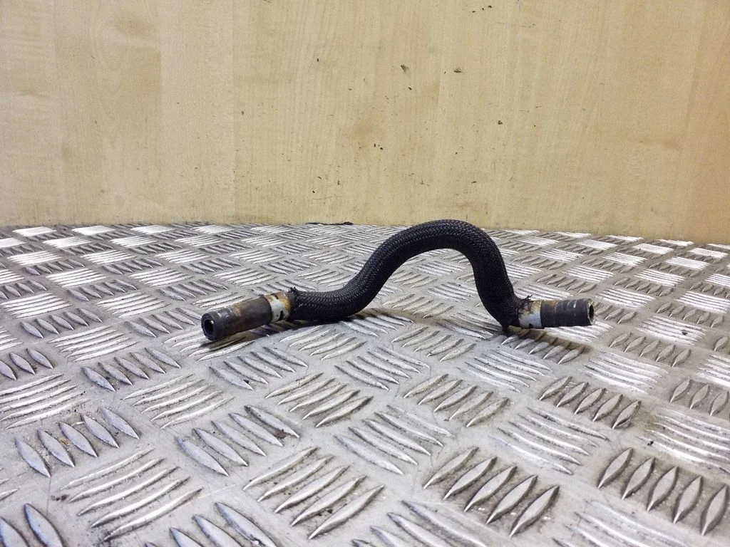 Engine coolant pipe/hose