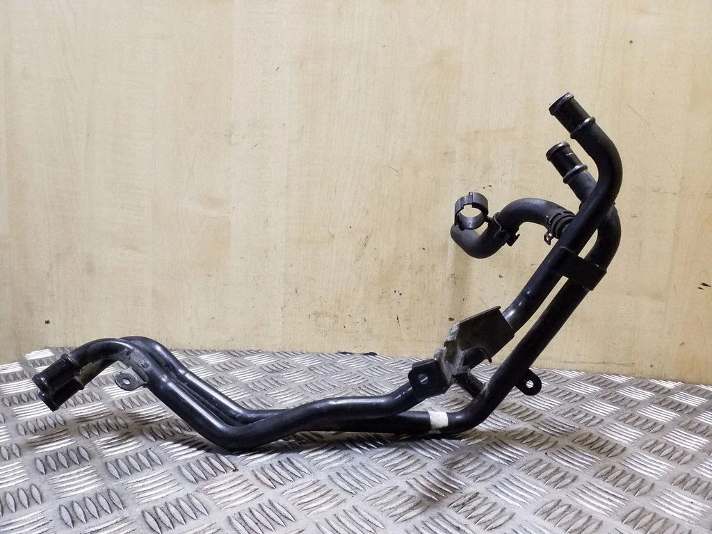Engine coolant pipe/hose 7P6121070AF
