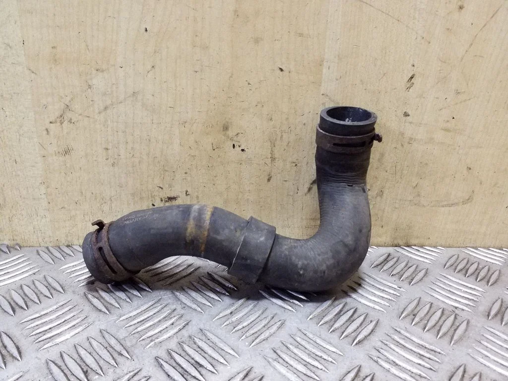 Engine coolant pipe/hose 7H0122101E