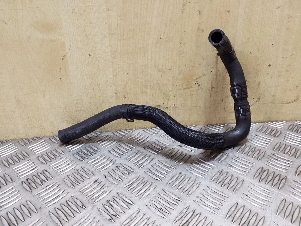 Engine coolant pipe/hose