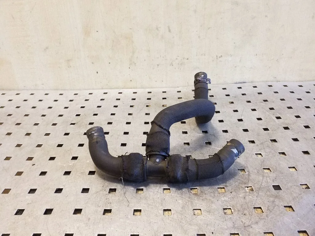 Engine coolant pipe/hose 6H4Q9Y438CA