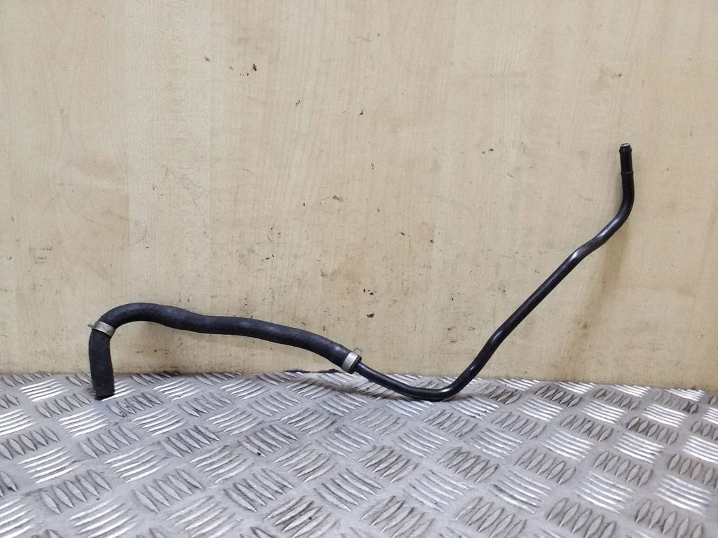 Engine coolant pipe/hose