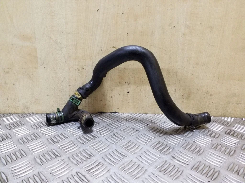 Engine coolant pipe/hose