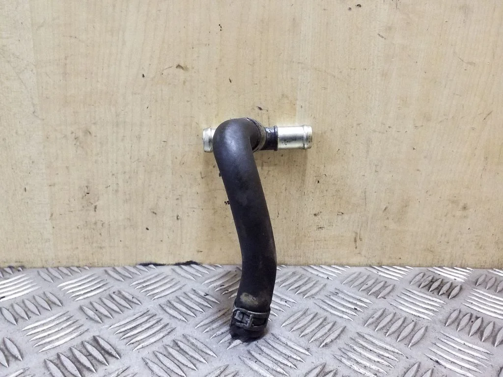 Engine coolant pipe/hose