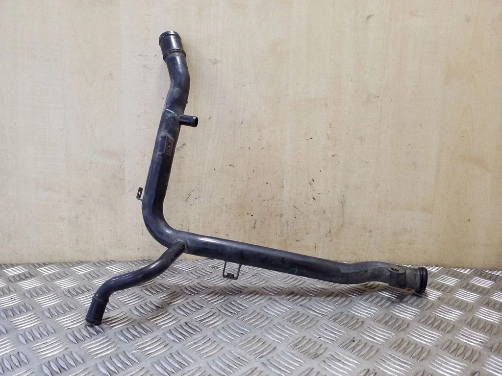 Engine coolant pipe/hose