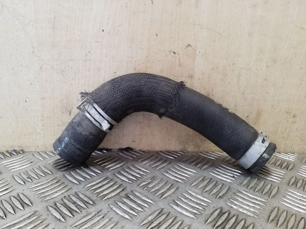 Engine coolant pipe/hose