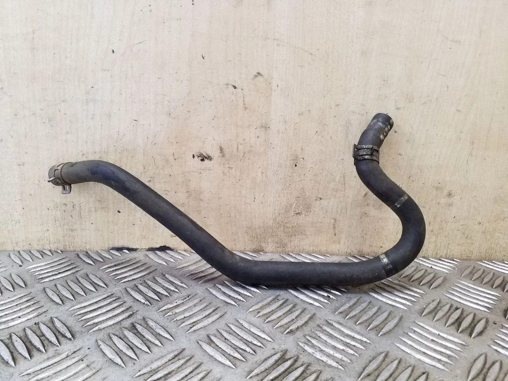 Engine coolant pipe/hose