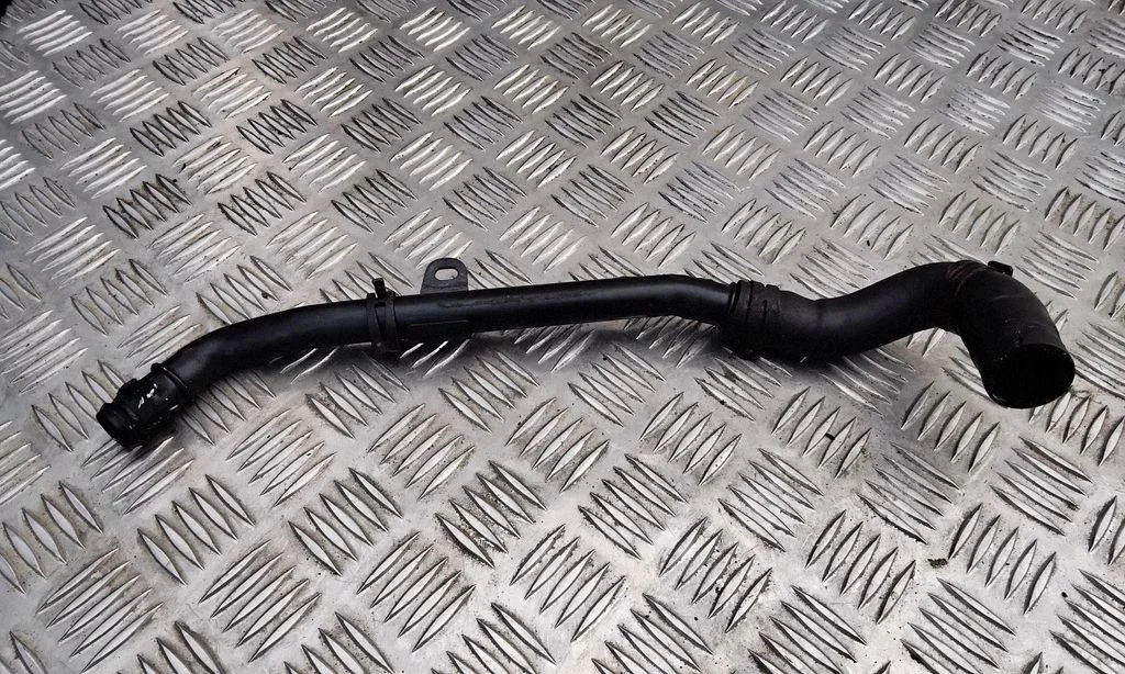 Engine coolant pipe/hose 06F121065J