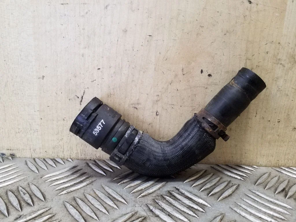 Engine coolant pipe/hose