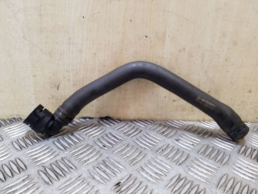 Engine coolant pipe/hose 5N0122073J