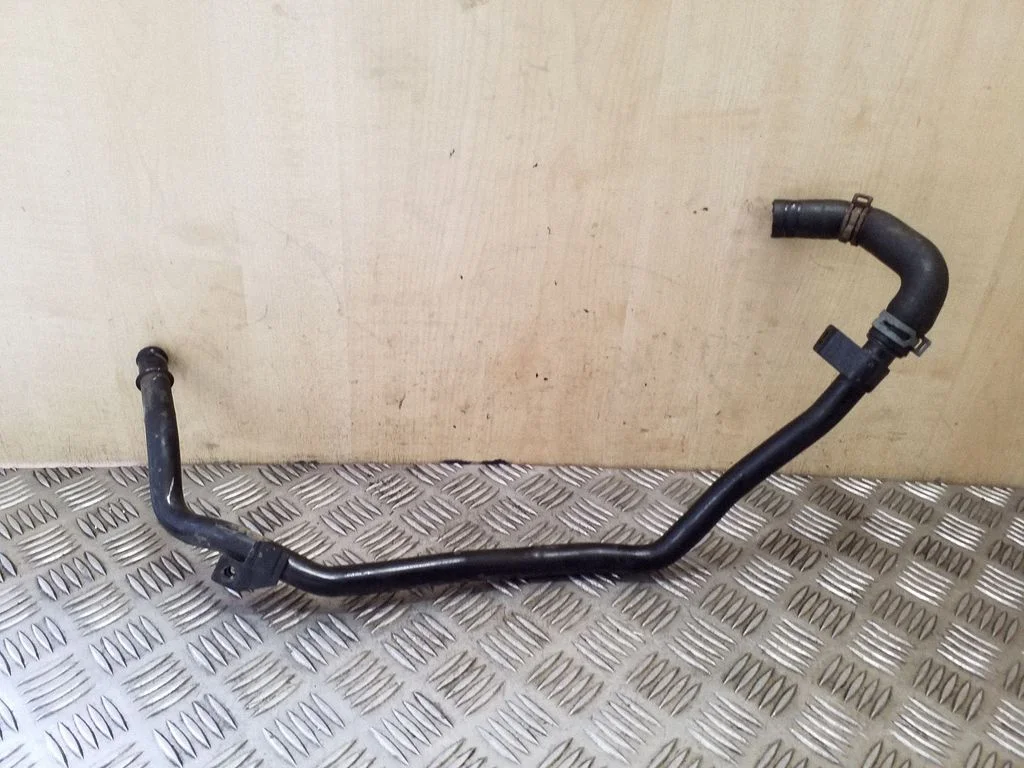 Engine coolant pipe/hose 5N0121070F