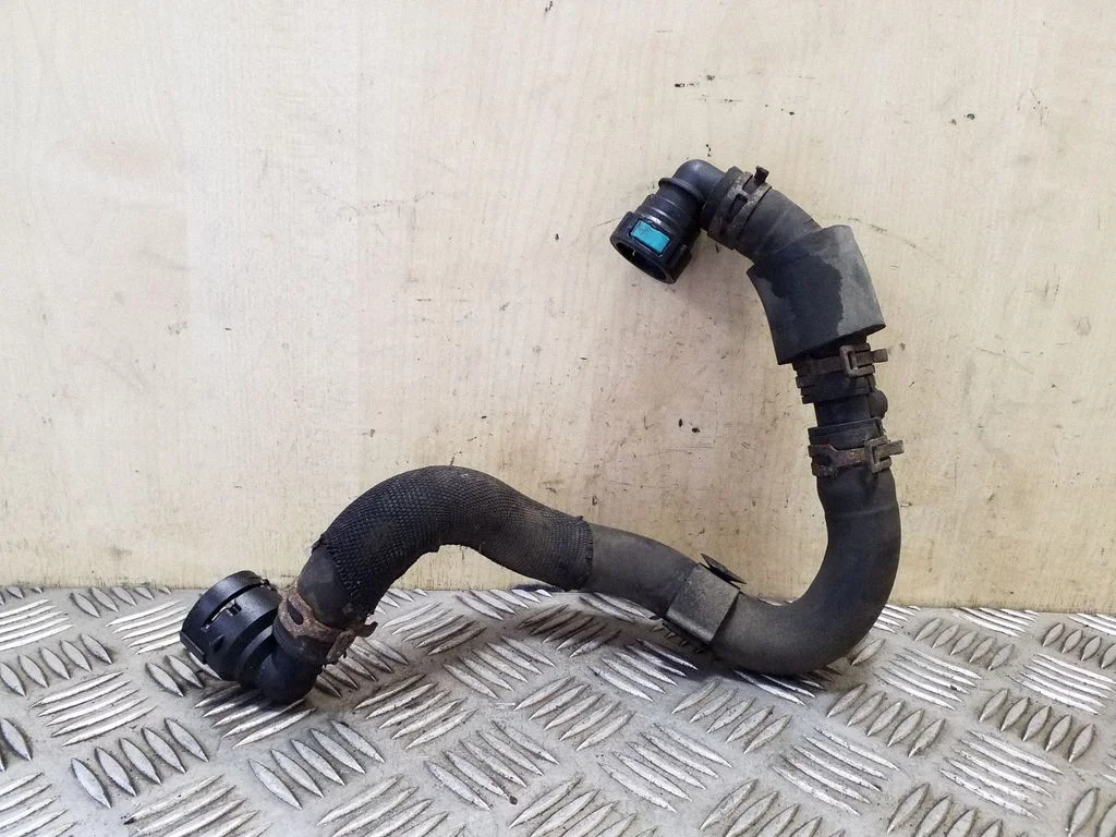 Engine coolant pipe/hose