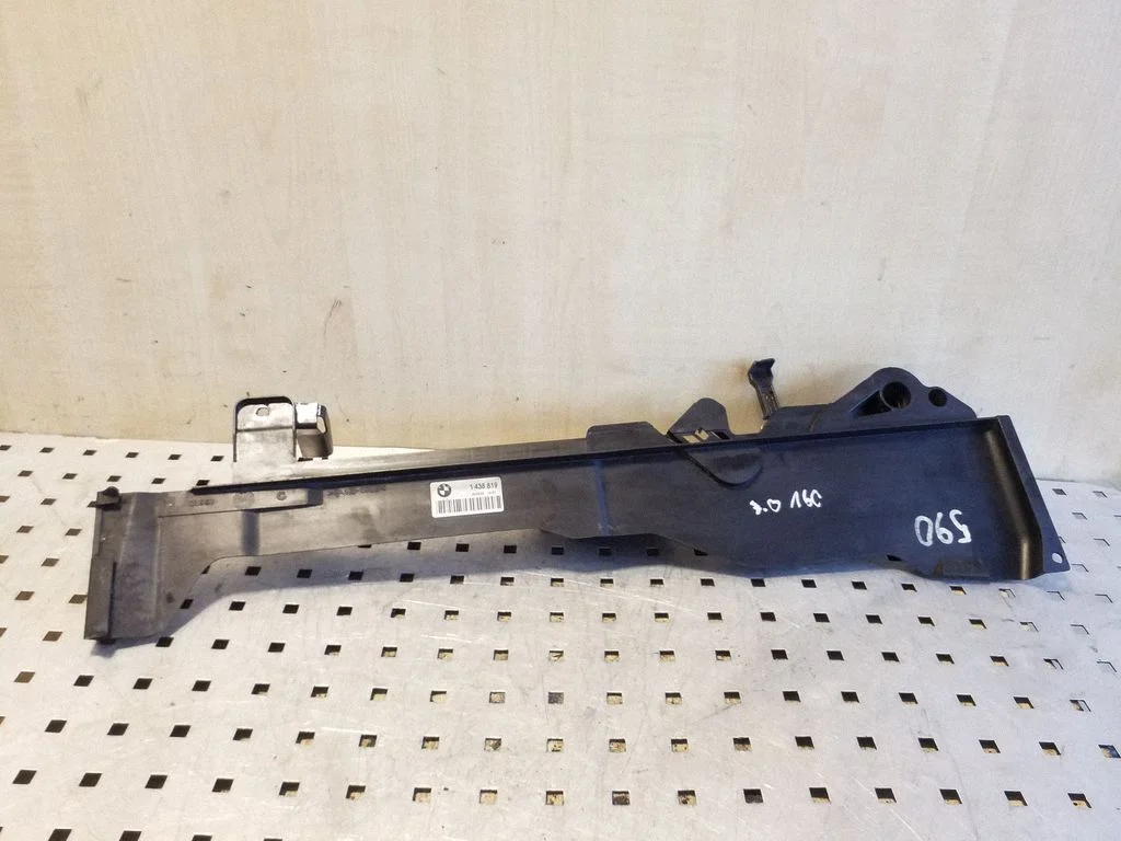 Engine coolant pipe/hose 1438819