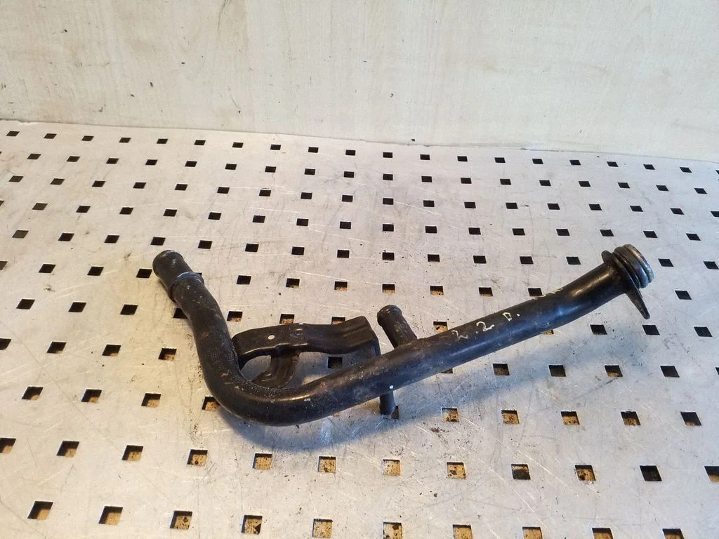 Engine coolant pipe/hose