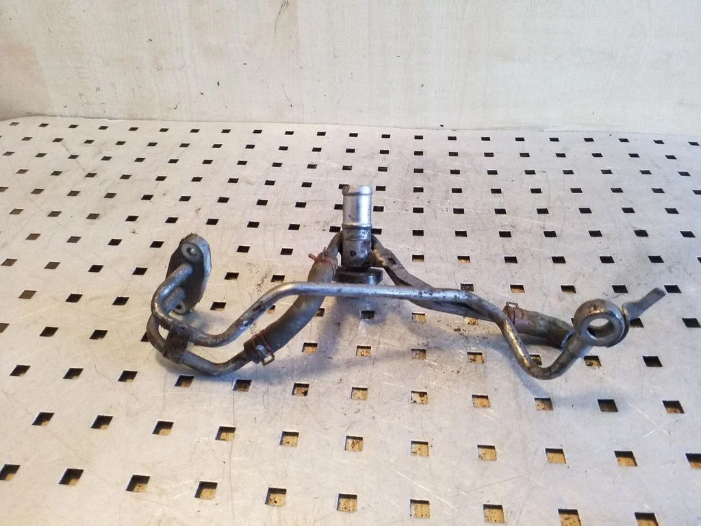 Engine coolant pipe/hose