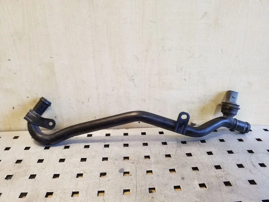 Engine coolant pipe/hose 5N0121065