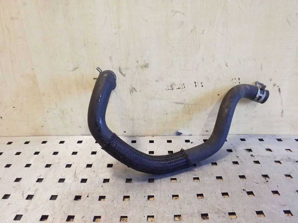 Engine coolant pipe/hose