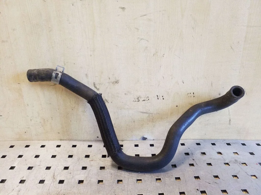Engine coolant pipe/hose