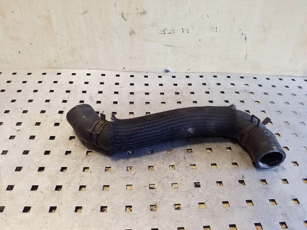Engine coolant pipe/hose