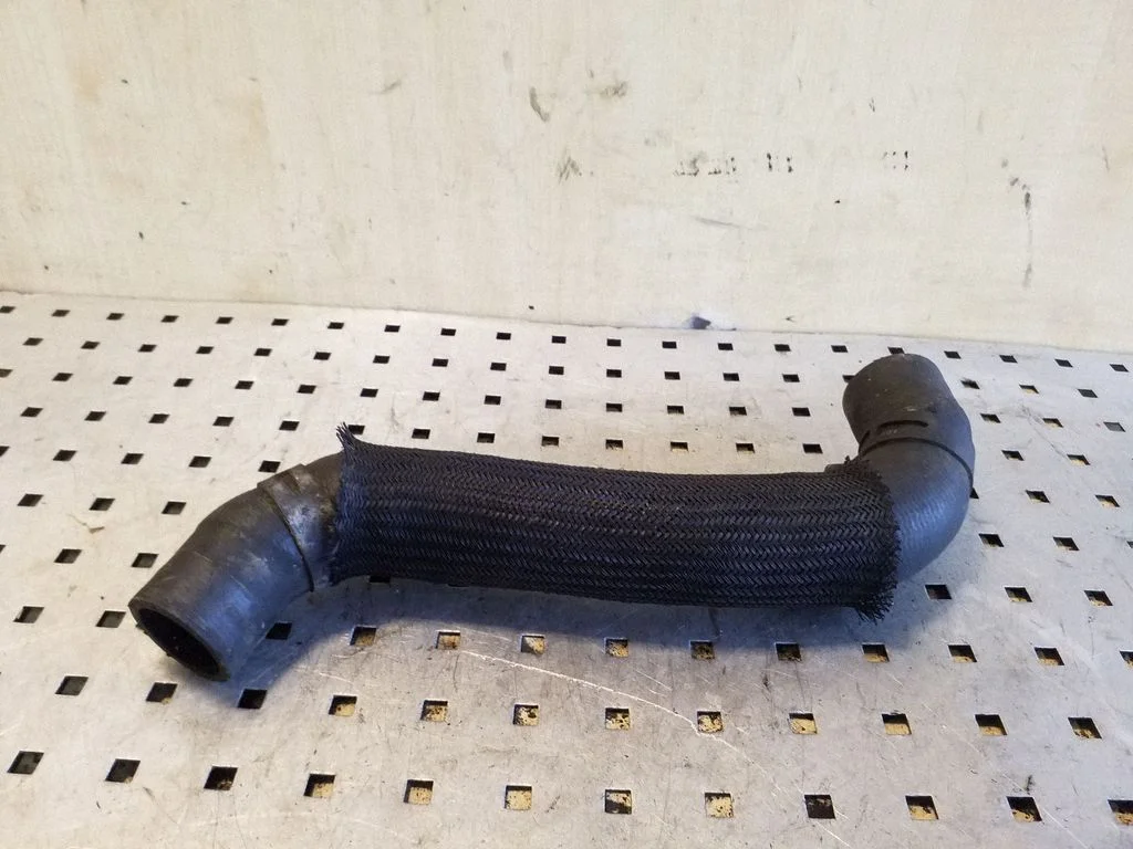 Engine coolant pipe/hose B51904236