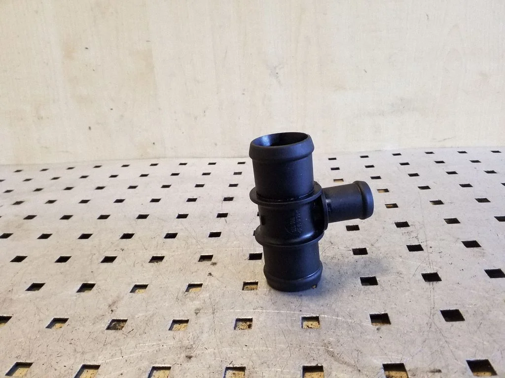 Engine coolant pipe/hose N906929