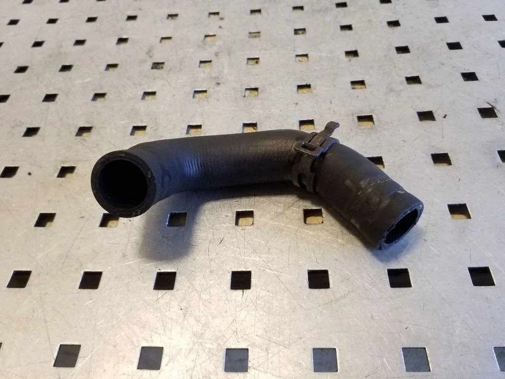 Engine coolant pipe/hose 5N0121051A