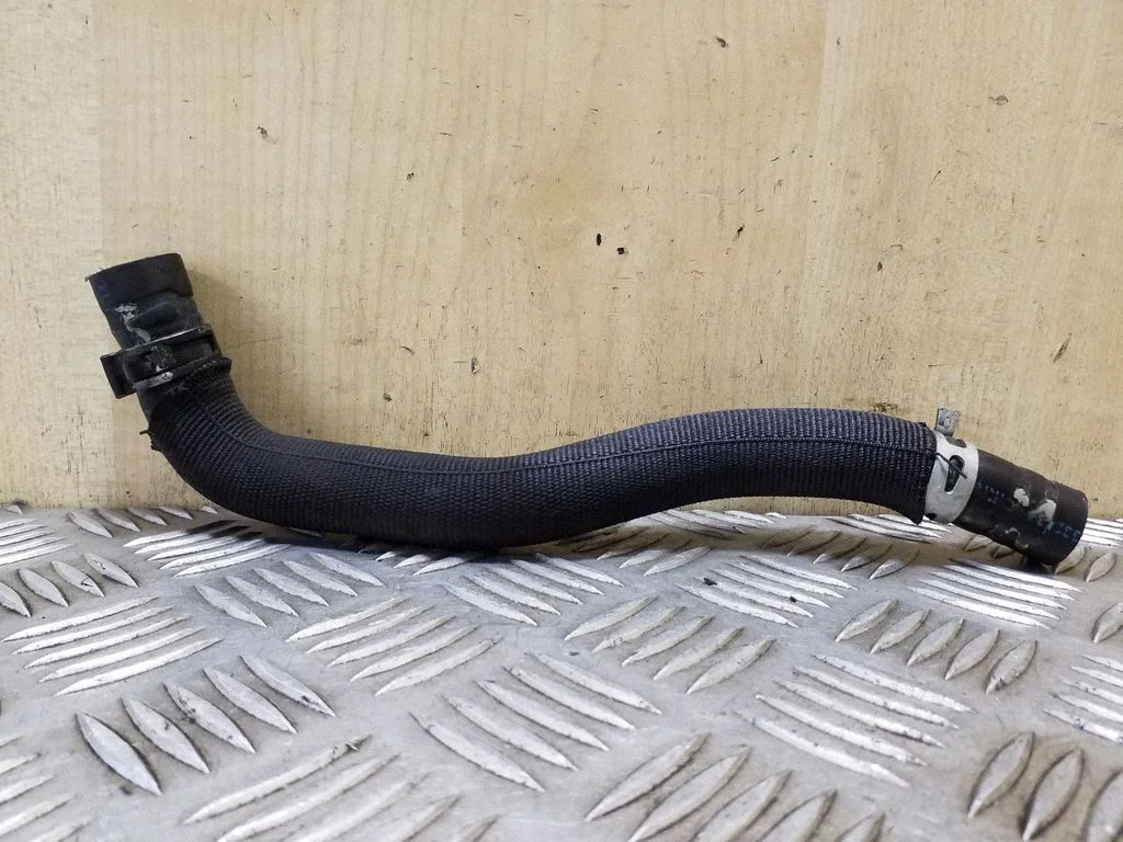 Engine coolant pipe/hose