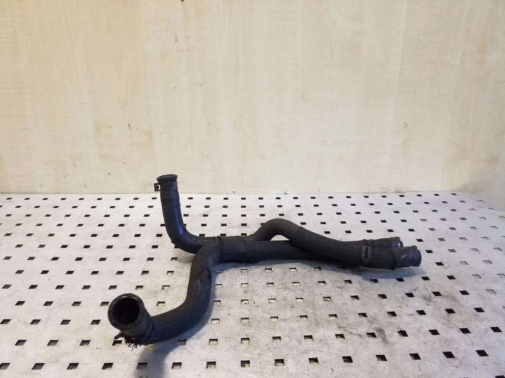 Engine coolant pipe/hose – Renault Trafic II (X83) (2001-2014)