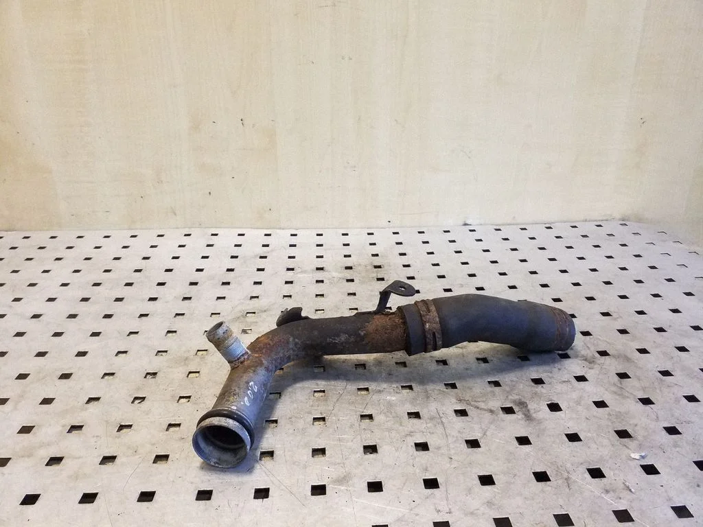 Engine coolant pipe/hose – Renault Trafic II (X83) (2001-2014)
